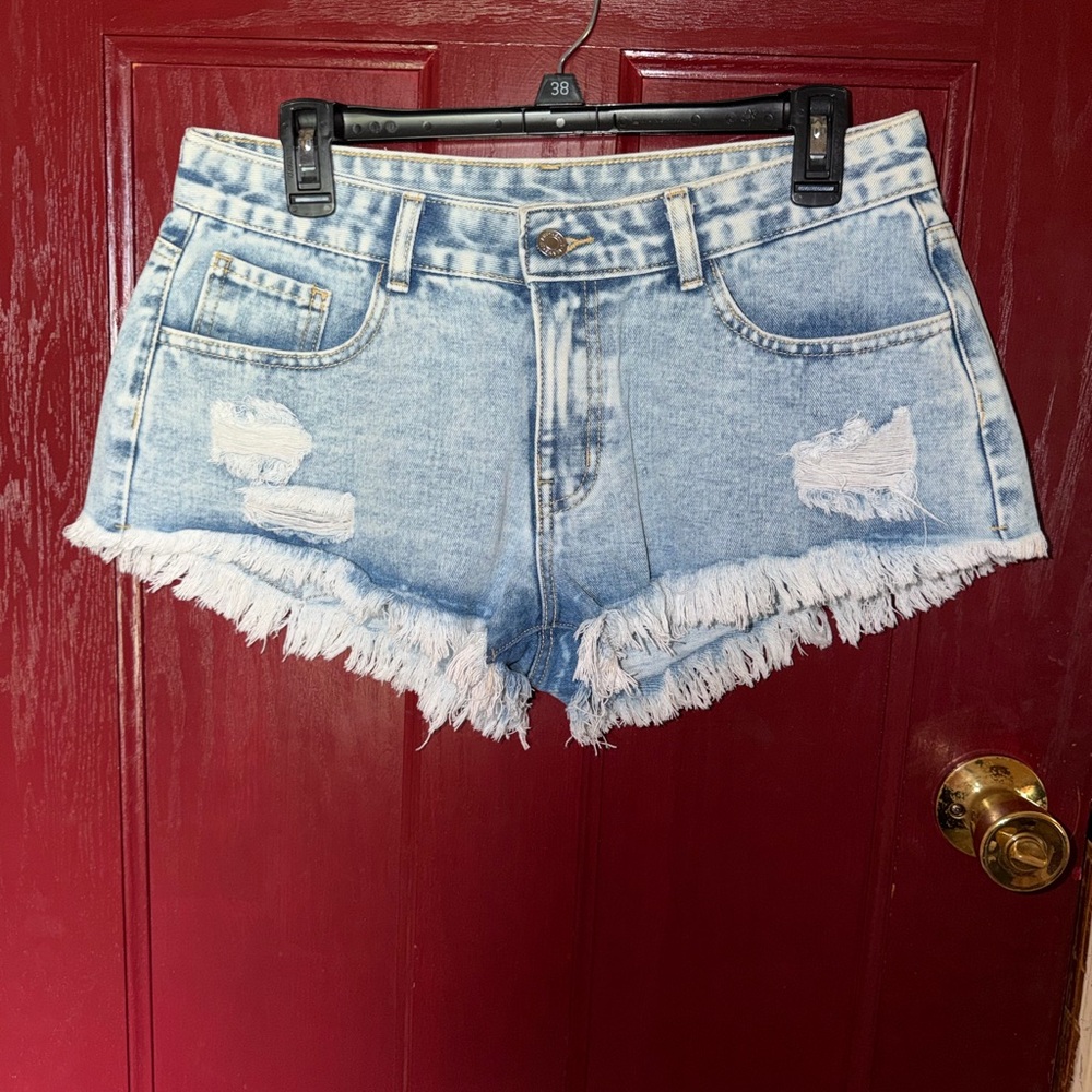 Light Wash Distressed Denim Shorts - Casual Frayed Hem